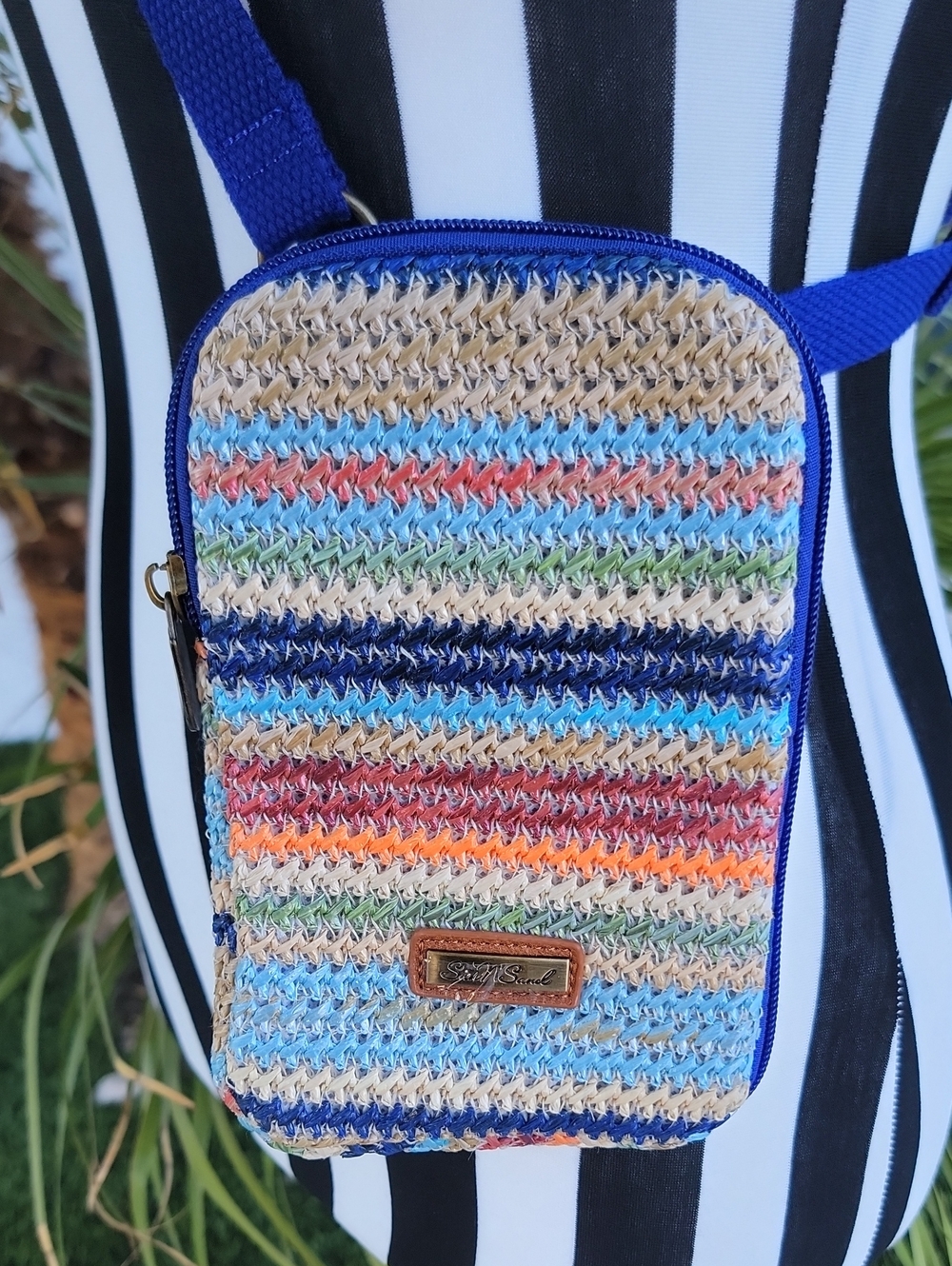 Sun N Sand Alessia | Poly Straw Small Crossbody Bag - Picture 3 of 10
